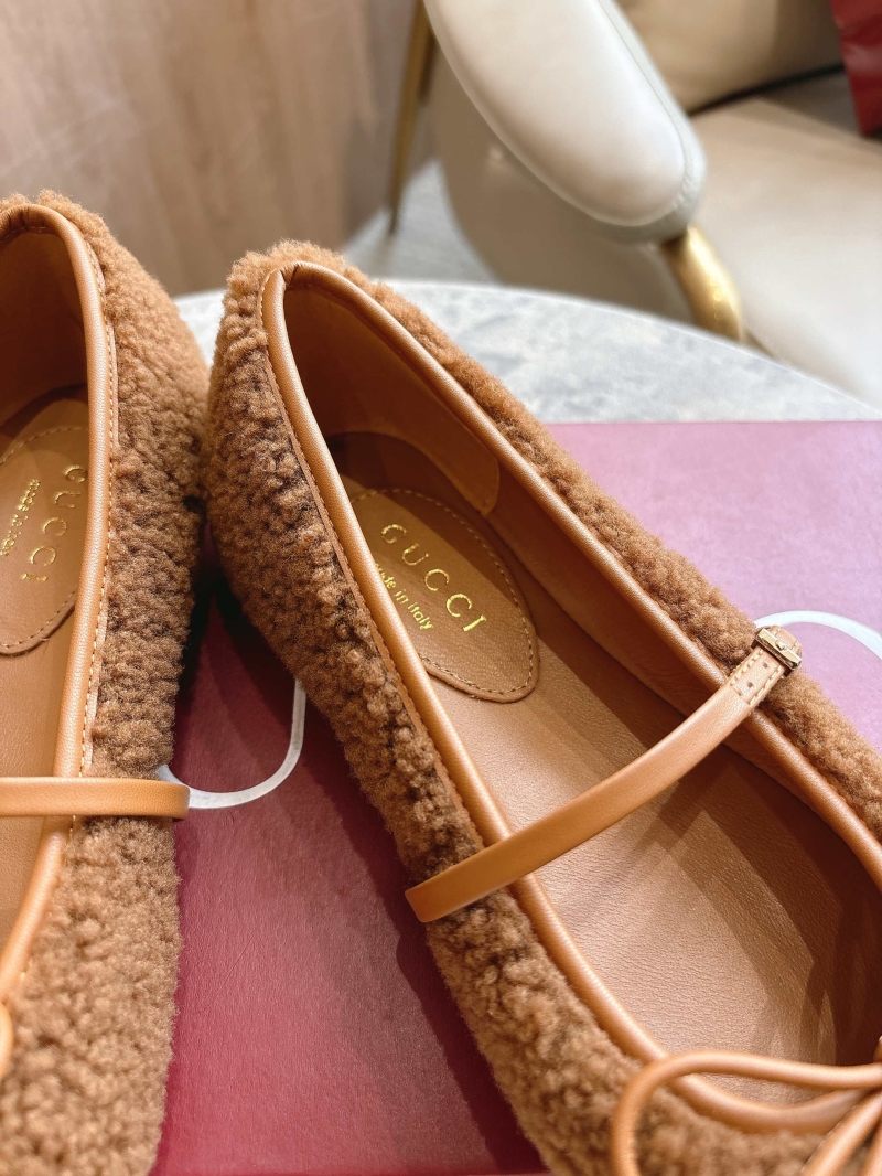 Gvc*1 flat shoes